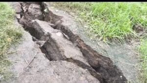 भूधसान से मची अफरातफरी, अवैध माइनिंग पर उठे सवाल... 1 IMG 20250818 WA0034