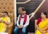 Satish Chandra Dubey पहुंचे सिंह मेंशन, Ragini Singh व मेयर Sanjeev Singh ने किया स्वागत..