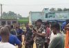 Rajganj pickup van accident: राजगंज में तेज रफ्तार पिकअप ने मचाई तबाही, एक के बाद एक तीन वाहनों को रौंदा Rajganj pickup van accident: राजगंज में तेज रफ्तार पिकअप ने मचाई तबाही, एक के बाद एक तीन वाहनों को रौंदा