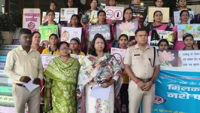 धनबाद में नशा मुक्ति जागरूकता अभियान की शुरुआत, SSP और DDC ने रवाना किया जागरूकता वाह