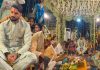 टीम इंडिया के स्टार गेंदबाज का शाही तिलक, नोटों की गड्डियां और गिफ्ट्स बने चर्चा का विषय टीम इंडिया के स्टार गेंदबाज का शाही तिलक, नोटों की गड्डियां और गिफ्ट्स बने चर्चा का विषय