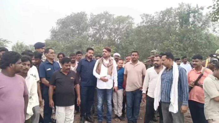 Dhanbad News: आउटसोर्सिंग परियोजना विस्तार का विरोध