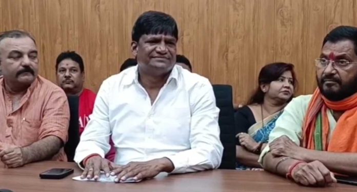 Dhanbad News: अरूप चटर्जी के आरोपों पर ढुल्लू महतो का बड़ा पलटवार, प्रेस कॉन्फ्रेंस में कही बड़ी बात