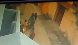 गिरिडीह में सुरक्षा व्यवस्था पर सवाल, बाइक सवार बदमाशों ने महिलाओं से लाखों के जेवर छीने