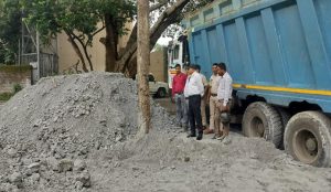 जियलगोड़ा तालाब पर कब्जे की साजिश विफल, हाइवा जब्त कर भू-माफियाओं पर केस दर्ज