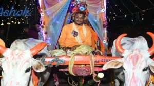 बोकारो में अनोखी बारात: बैलगाड़ी पर निकले दूल्हे राजा, कुड़माली झूमर की धुन पर झूमे बराती