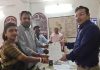 निरसा एलिवेटेड रोड निर्माण रुका, जिला परिषद सदस्य संजय सिंह ने प्रशासन को दिया एक सप्ताह का अल्टीमेटम निरसा एलिवेटेड रोड निर्माण रुका, जिला परिषद सदस्य संजय सिंह ने प्रशासन को दिया एक सप्ताह का अल्टीमेटम