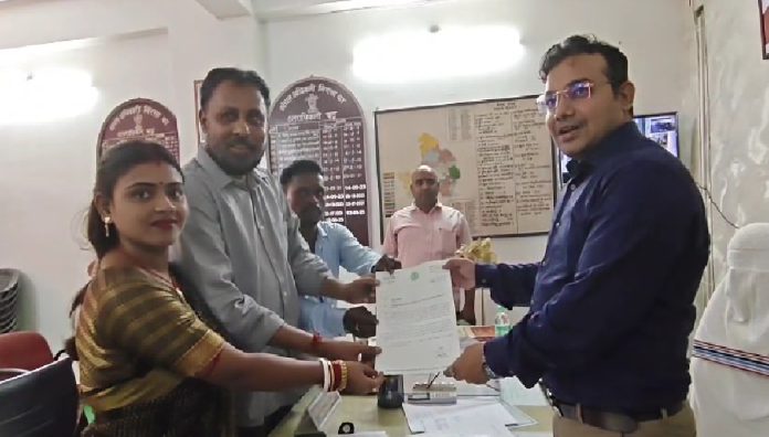 निरसा एलिवेटेड रोड निर्माण रुका, जिला परिषद सदस्य संजय सिंह ने प्रशासन को दिया एक सप्ताह का अल्टीमेटम