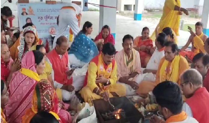 निरसा में गुरु पूर्णिमा महोत्सव का आयोजन, हवन-यज्ञ के साथ गुरु के बताए मार्ग पर चलने का लिया संकल्प