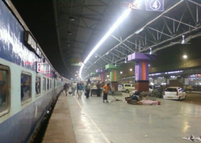 Howrah Local Train Cancelled: हावड़ा डिवीजन में 1-2 अगस्त को 8 लोकल ट्रेनें रद्द, जानें पूरी लिस्ट