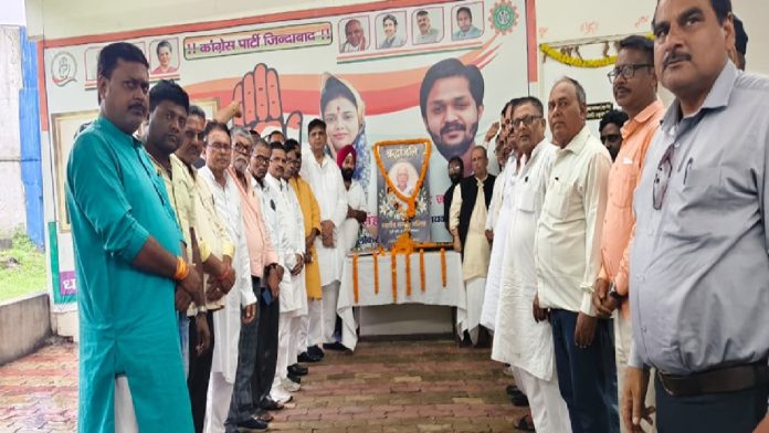 धनबाद में स्व. मन्नान मलिक को श्रद्धांजलि, राष्ट्रीय कोलियरी मजदूर यूनियन ने याद किया योगदान