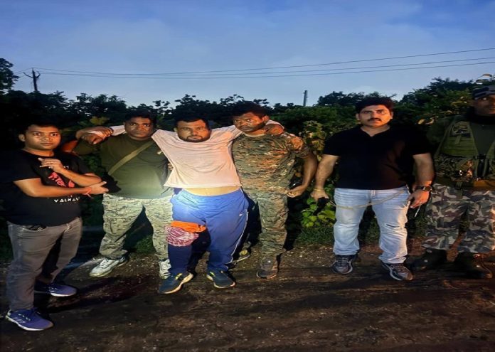 Hazaribagh News: पुलिस और प्रिंस खान गैंग के बीच मुठभेड़, एक बदमाश घायल, फरार आरोपियों की तलाश जारी