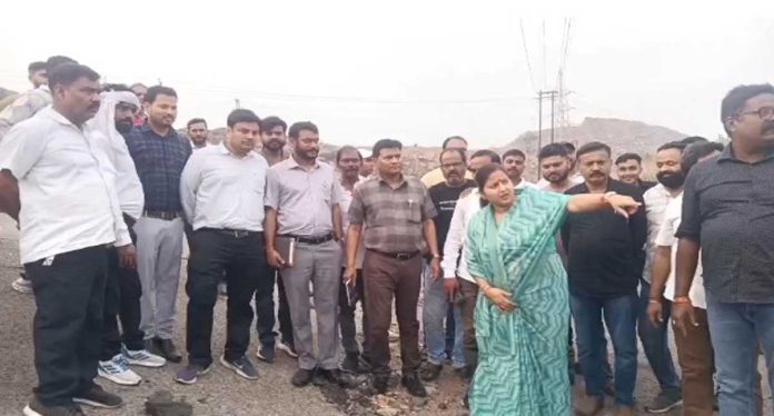 झरिया-बलियापुर की ₹44 करोड़ की सड़क एक साल में धंसी, BCCL और पथ निर्माण विभाग आमने-सामने 2