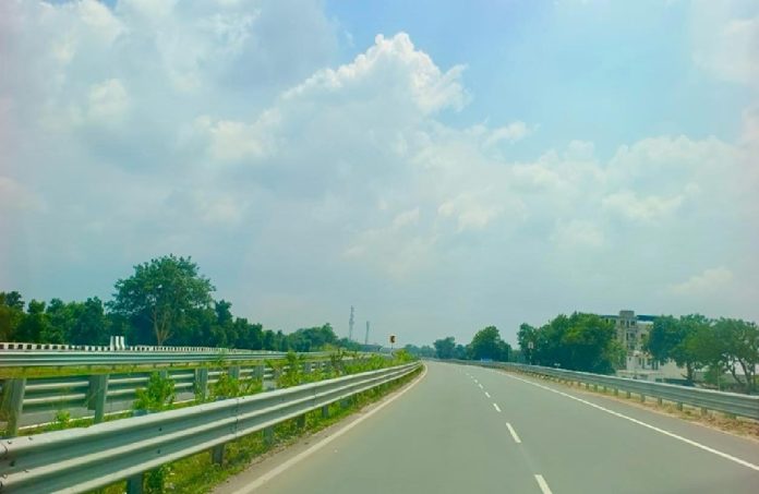 Bharatmala Project: गोला-बोकारो 4-लेन सड़क का 88% निर्माण पूरा, क्षेत्रीय कनेक्टिविटी को मिलेगी नई रफ्तार