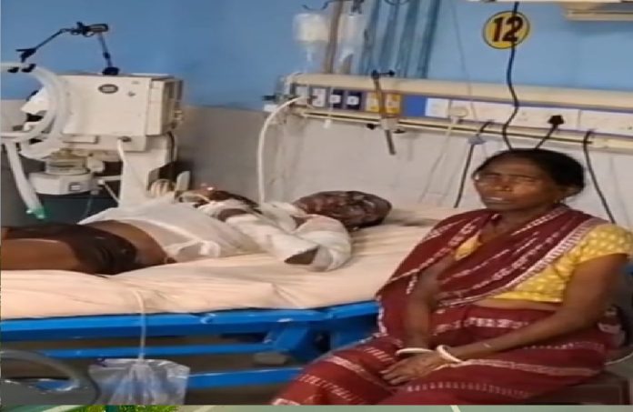 धनबाद: मालगाड़ी पर कोयला उतारने के दौरान हाईटेंशन तार की चपेट में आया युवक, हालत गंभीर
