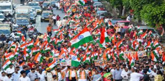 राष्ट्रगान और राष्ट्रगीत को लेकर केंद्र सरकार की नई गाइडलाइन जारी, जानें कब गाना या बजाना होगा अनिवार्य राष्ट्रगान और राष्ट्रगीत को लेकर केंद्र सरकार की नई गाइडलाइन जारी, जानें कब गाना या बजाना होगा अनिवार्य