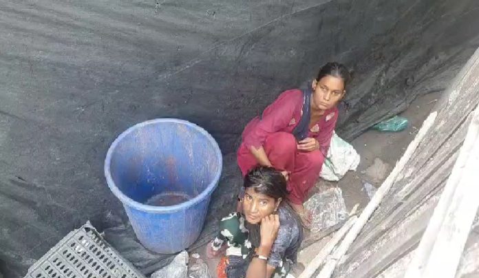हीरापुर चाइना मार्केट में चोरी का मामला, CCTV ने खोली दो महिलाओं की करतूत
