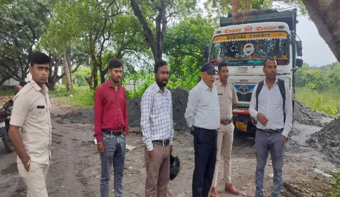 जियलगोड़ा तालाब पर कब्जे की साजिश विफल, हाइवा जब्त कर भू-माफियाओं पर केस दर्ज