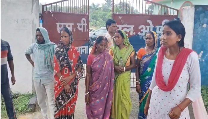 निरसा में पुरानी रंजिश ने लिया हिंसक रूप, मैदान में युवक पर हमला, तीन के खिलाफ FIR दर्ज