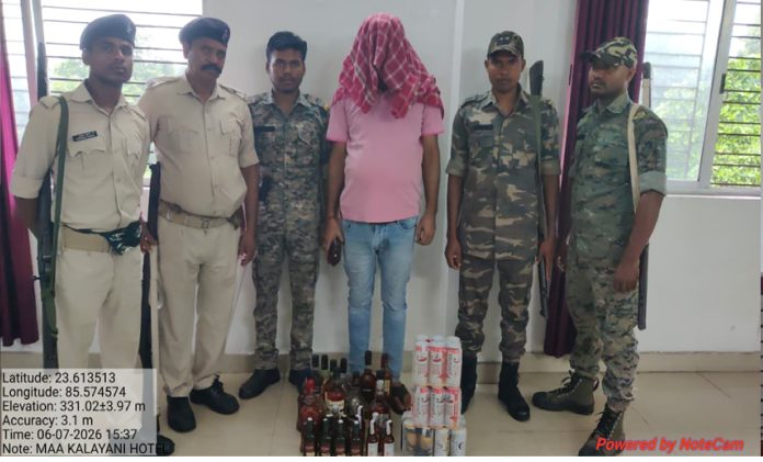 रामगढ़ में उत्पाद विभाग की बड़ी कार्रवाई, अवैध विदेशी शराब और बीयर जब्त, एक गिरफ्तार