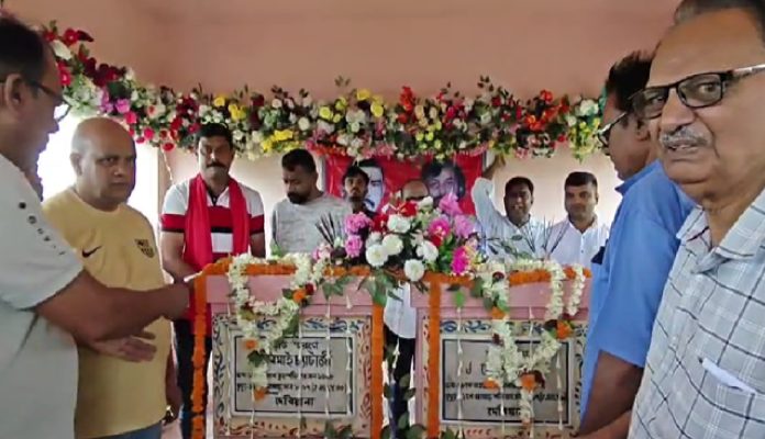 निरसा में निमाई चटर्जी और देवाशीष घोष की श्रद्धांजलि सभा, अरूप चटर्जी बोले- उनका संघर्ष हमेशा प्रेरणा देता रहेगा