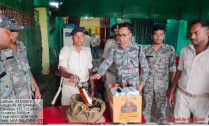 रामगढ़ में उत्पाद विभाग की बड़ी कार्रवाई, अवैध विदेशी शराब और बीयर जब्त, एक गिरफ्तार