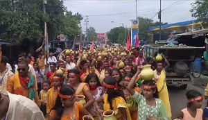 झरिया में शिव-महावीर मंदिर प्राण प्रतिष्ठा महोत्सव शुरू, 300 से अधिक महिलाओं ने निकाली कलश यात्रा
