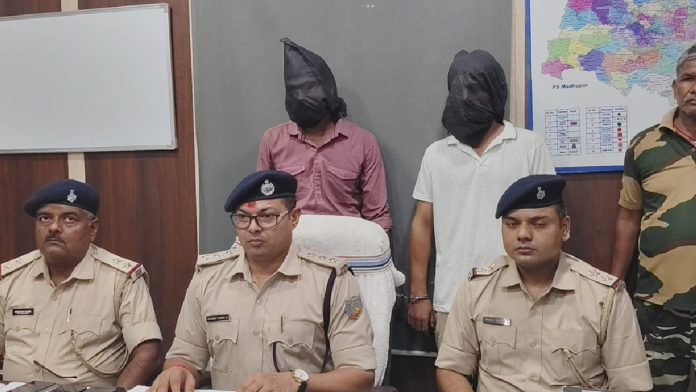 Deoghar Drug Case: देवघर में नशे के सौदागरों पर पुलिस का प्रहार, 4.04 ग्राम ब्राउन शुगर के साथ दो गिरफ्तार