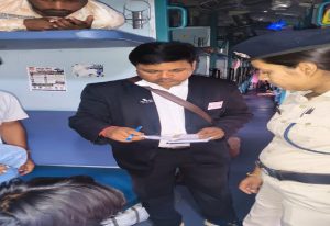 बिना टिकट यात्रा करने वालों पर रेलवे की बड़ी कार्रवाई, धनबाद मंडल में मेगा चेकिंग अभियान 1 बिना टिकट यात्रा करने वालों पर रेलवे की बड़ी कार्रवाई, धनबाद मंडल में मेगा चेकिंग अभियान