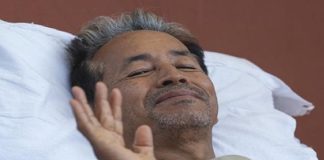 सोनम वांगचुक का अनशन 20वें दिन जारी, बिगड़ती सेहत के बीच शिक्षा मंत्री के इस्तीफे की मांग तेज सोनम वांगचुक का अनशन 20वें दिन जारी, बिगड़ती सेहत के बीच शिक्षा मंत्री के इस्तीफे की मांग तेज