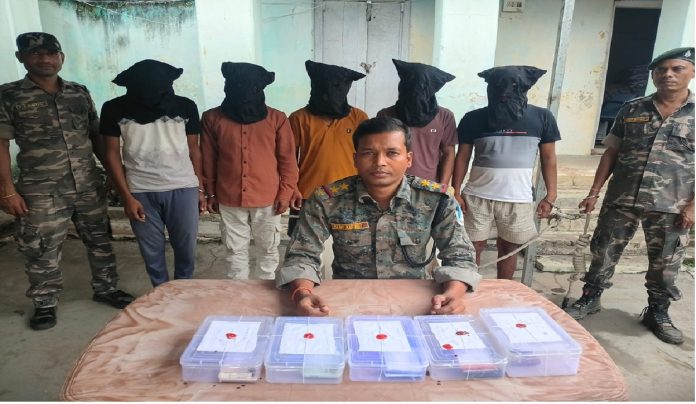 Deoghar Cyber Crime: सारठ-देवीपुर में छापेमारी, अंतर्राज्यीय साइबर गिरोह के 5 सदस्य पकड़े गए