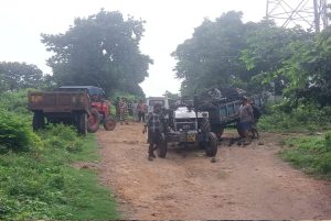 निरसा में अवैध कोयले पर CISF का बड़ा एक्शन, बिरसिंहपुर में 40 टन कोयला जब्त, दूधिया पानी में ट्रैक्टर भी पकड़ा