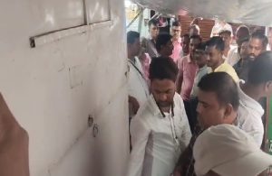 धनबाद हटिया मार्केट में नगर निगम की बड़ी कार्रवाई, वर्षों से किराया बकाया रखने वाले 4 दुकानों को किया सील