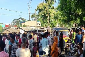 Bagaha Crocodile Attack: गंडक नदी से निकले मगरमच्छ ने महिला पर किया जानलेवा हमला, ग्रामीणों ने बचाई जान