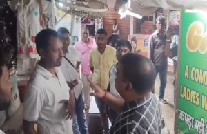 धनबाद हटिया मार्केट में नगर निगम की बड़ी कार्रवाई, वर्षों से किराया बकाया रखने वाले 4 दुकानों को किया सील