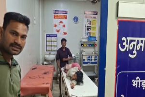 Bagaha Crocodile Attack: गंडक नदी से निकले मगरमच्छ ने महिला पर किया जानलेवा हमला, ग्रामीणों ने बचाई जान