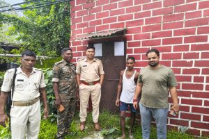 Dhanbad Murder Case: सुमीत पासी हत्याकांड के 3 फरार आरोपियों पर कोर्ट का इश्तिहार, नहीं आए तो होगी कुर्की
