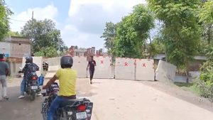 मधेपुरा में रेलवे ओवरब्रिज निर्माण के बीच सड़क जाम, वैकल्पिक मार्ग की मांग को लेकर फूटा लोगों का गुस्सा