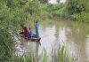 Bagaha Crocodile Attack: गंडक नदी से निकले मगरमच्छ ने महिला पर किया जानलेवा हमला, ग्रामीणों ने बचाई जान Bagaha Crocodile Attack: गंडक नदी से निकले मगरमच्छ ने महिला पर किया जानलेवा हमला, ग्रामीणों ने बचाई जान