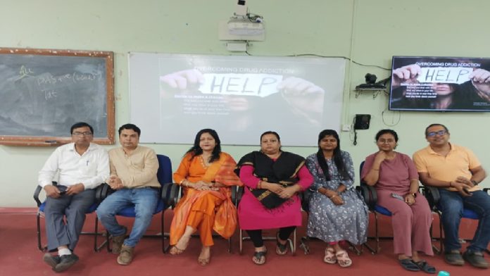 SNMMCH में नशा मुक्ति जागरूकता कार्यक्रम आयोजित, युवाओं को नशे के दुष्प्रभावों से किया गया जागरूक