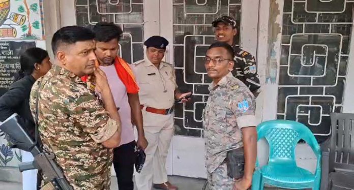 धनबाद पासपोर्ट कार्यालय को बम से उड़ाने की धमकी, ई-मेल मिलने के बाद डॉग स्क्वॉड ने शुरू की जांच 1