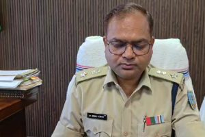 Giridih News: गिरिडीह में चेन छिनतई की दो घटनाओं का खुलासा, कटिहार से बरामद हुईं दोनों सोने की चेन 4 Giridih News: गिरिडीह में चेन छिनतई की दो घटनाओं का खुलासा, कटिहार से बरामद हुईं दोनों सोने की चेन
