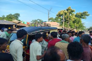 Bagaha Crocodile Attack: गंडक नदी से निकले मगरमच्छ ने महिला पर किया जानलेवा हमला, ग्रामीणों ने बचाई जान