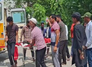 Bihar News: वाल्मीकिनगर में बाघ का हमला, किसान गंभीर रूप से घायल, GMCH बेतिया रेफर Bihar News: वाल्मीकिनगर में बाघ का हमला, किसान गंभीर रूप से घायल, GMCH बेतिया रेफर