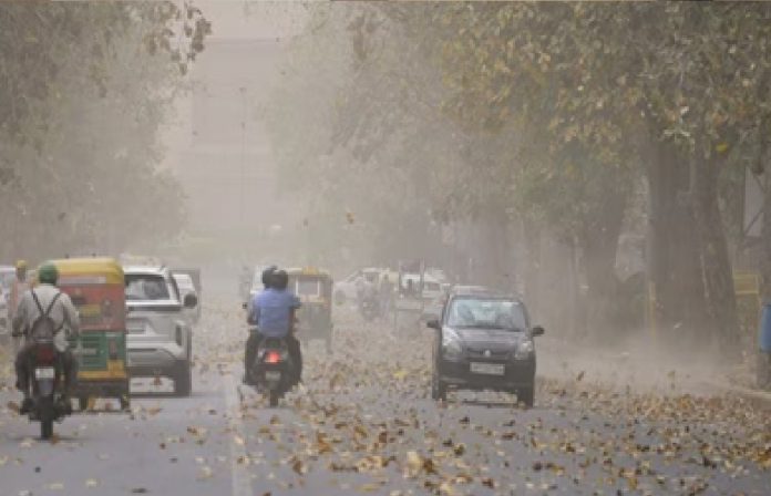 Weather Update: 14 राज्यों में भारी बारिश का अलर्ट, IMD ने आंधी-तूफान और तेज हवाओं की चेतावनी जारी की