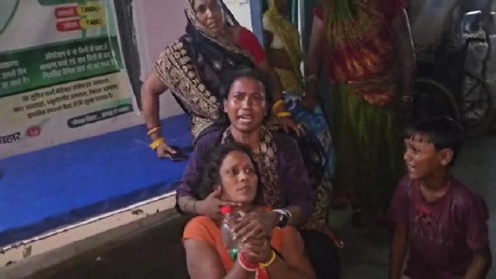 सीतामढ़ी: प्रसव के बाद नवजात की मौत, परिजनों का हंगामा, एएनएम अस्पताल पर ₹1500 मांगने और लापरवाही का आरोप