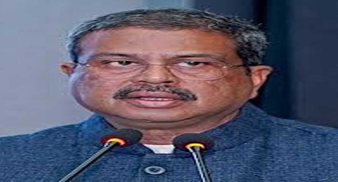 धर्मेंद्र प्रधान ने शिक्षा मंत्री पद से दिया इस्तीफा, NEET पेपर लीक विवाद के बीच आया बड़ा फैसला