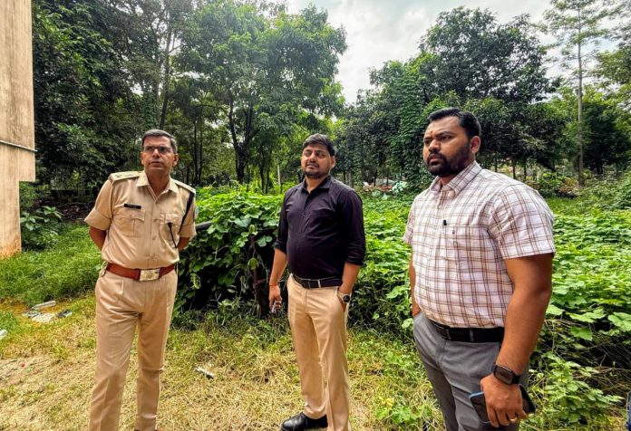 धनबाद सर्किट हाउस का उपायुक्त और एसएसपी ने किया औचक निरीक्षण, कायाकल्प व सौंदर्यीकरण के दिए निर्देश
