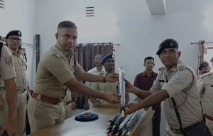 धनबाद में ट्रैफिक जवानों को SSP का सुरक्षा कवच, मानसून से पहले बांटे गए छाते 1