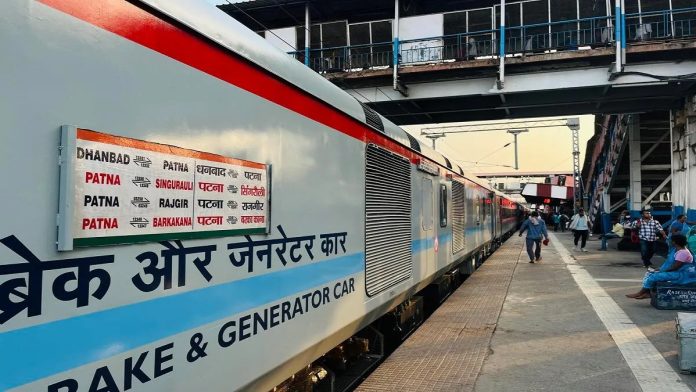 श्रावणी मेला 2026: धनबाद-पटना इंटरसिटी एक्सप्रेस का फतुहा और अथमलगोला स्टेशन पर अस्थायी ठहराव